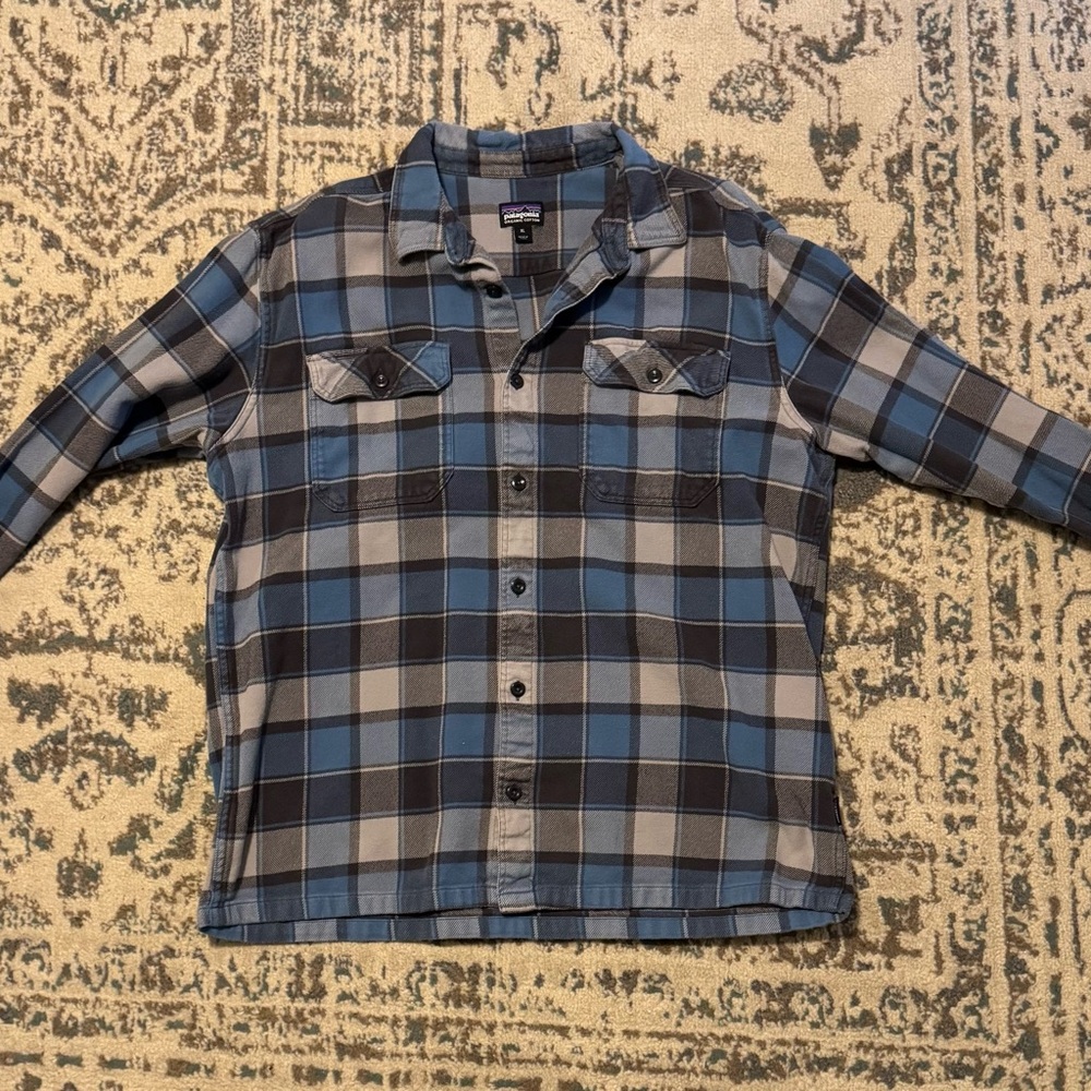 Plaid Blue and Gray Patagonia Flannel XL